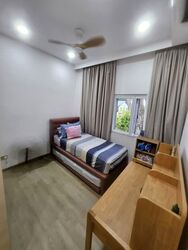 Sixth Avenue (D10), Terrace #568434011